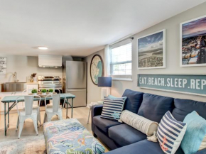 Walk to Beach from Cute 1 Bedroom with Heated Pool Access by Southern Belle Tybee
